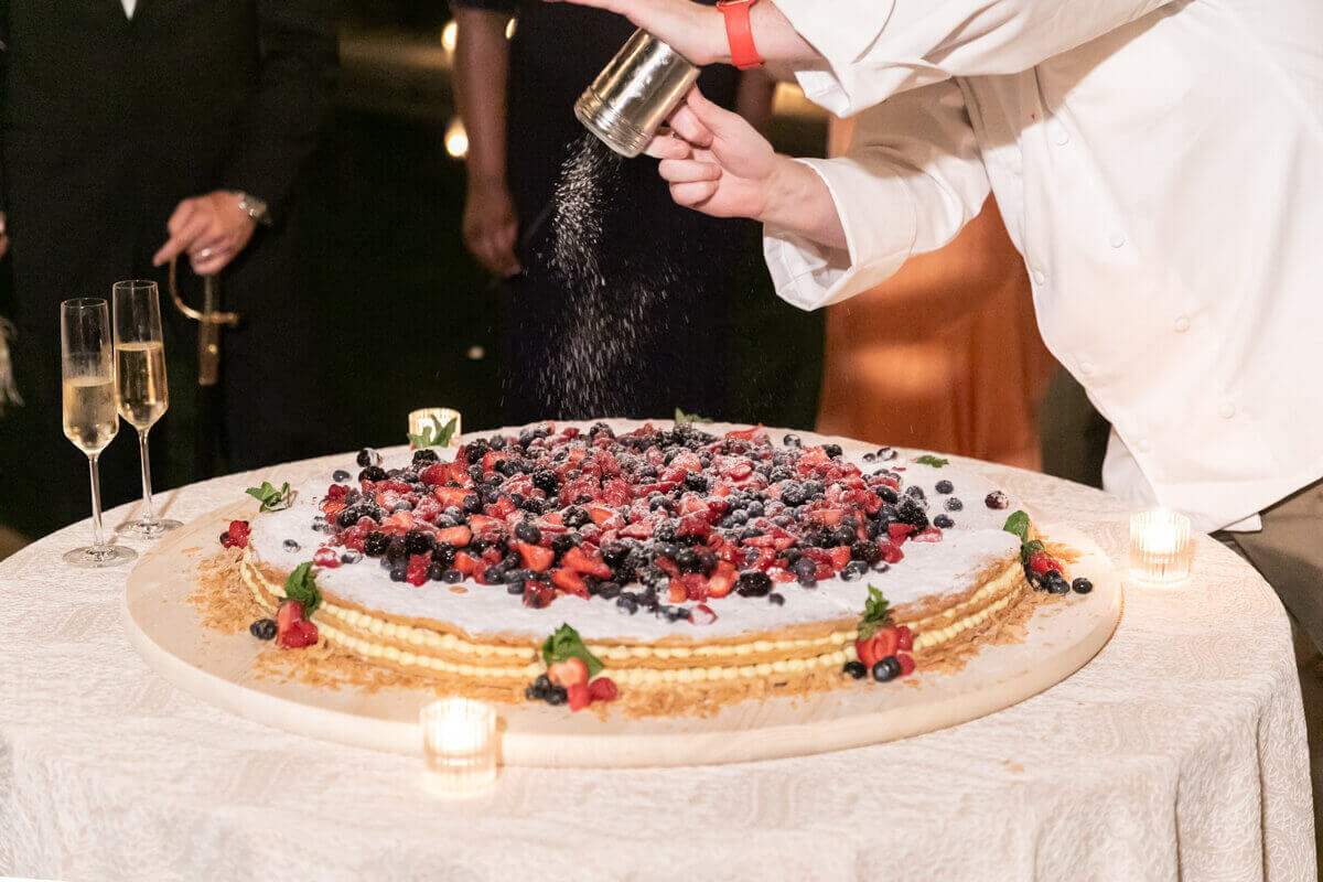 What is a Traditional Italian Wedding Cake?